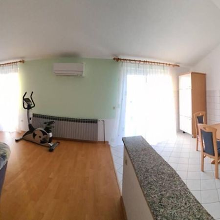 Mitros Apartment Malinska Ngoại thất bức ảnh