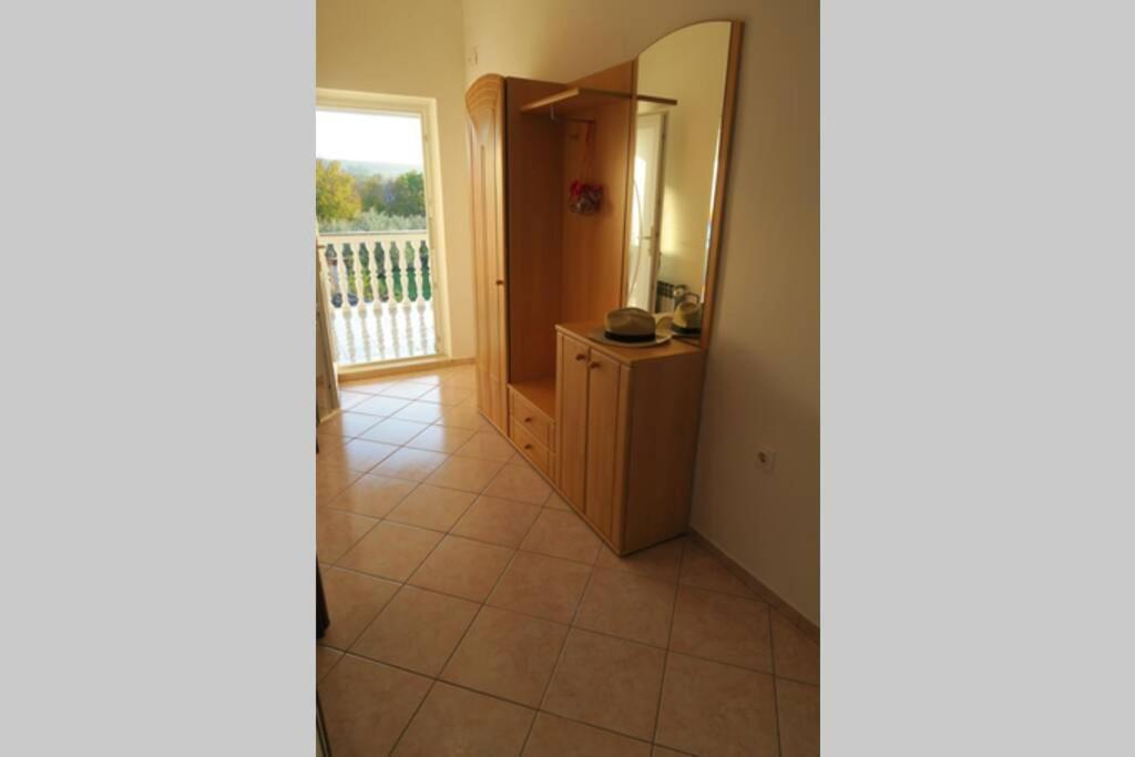 Mitros Apartment Malinska Ngoại thất bức ảnh
