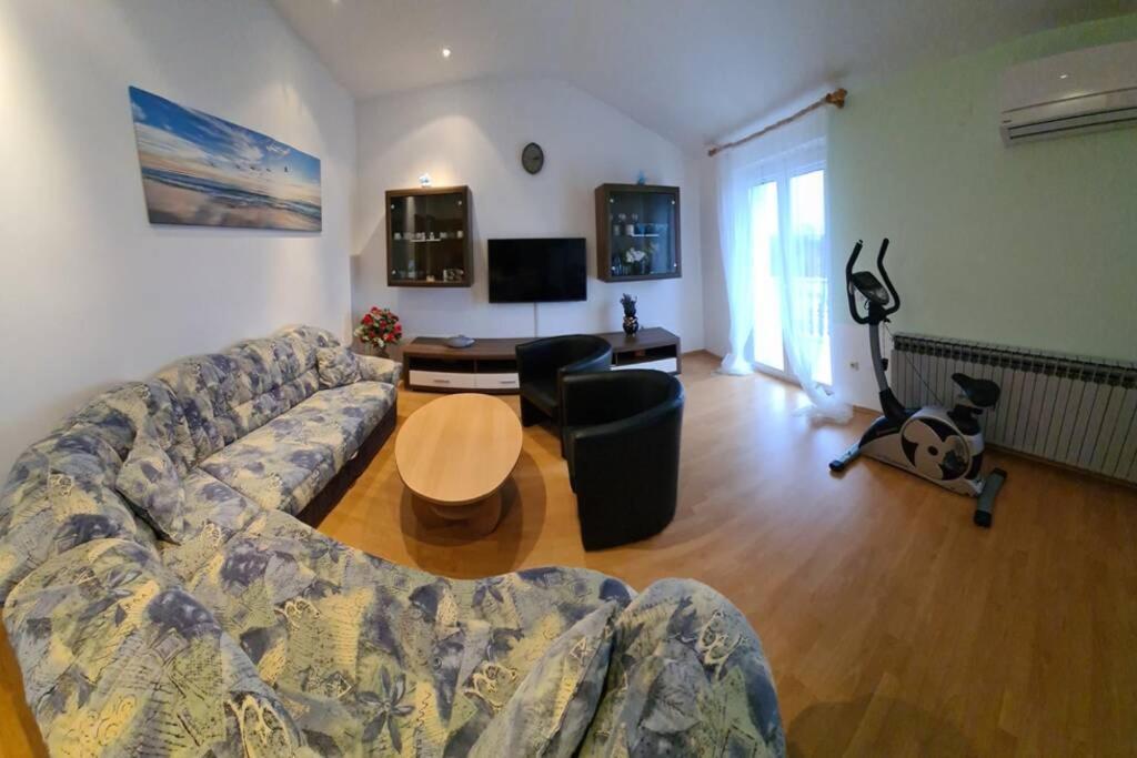 Mitros Apartment Malinska Ngoại thất bức ảnh